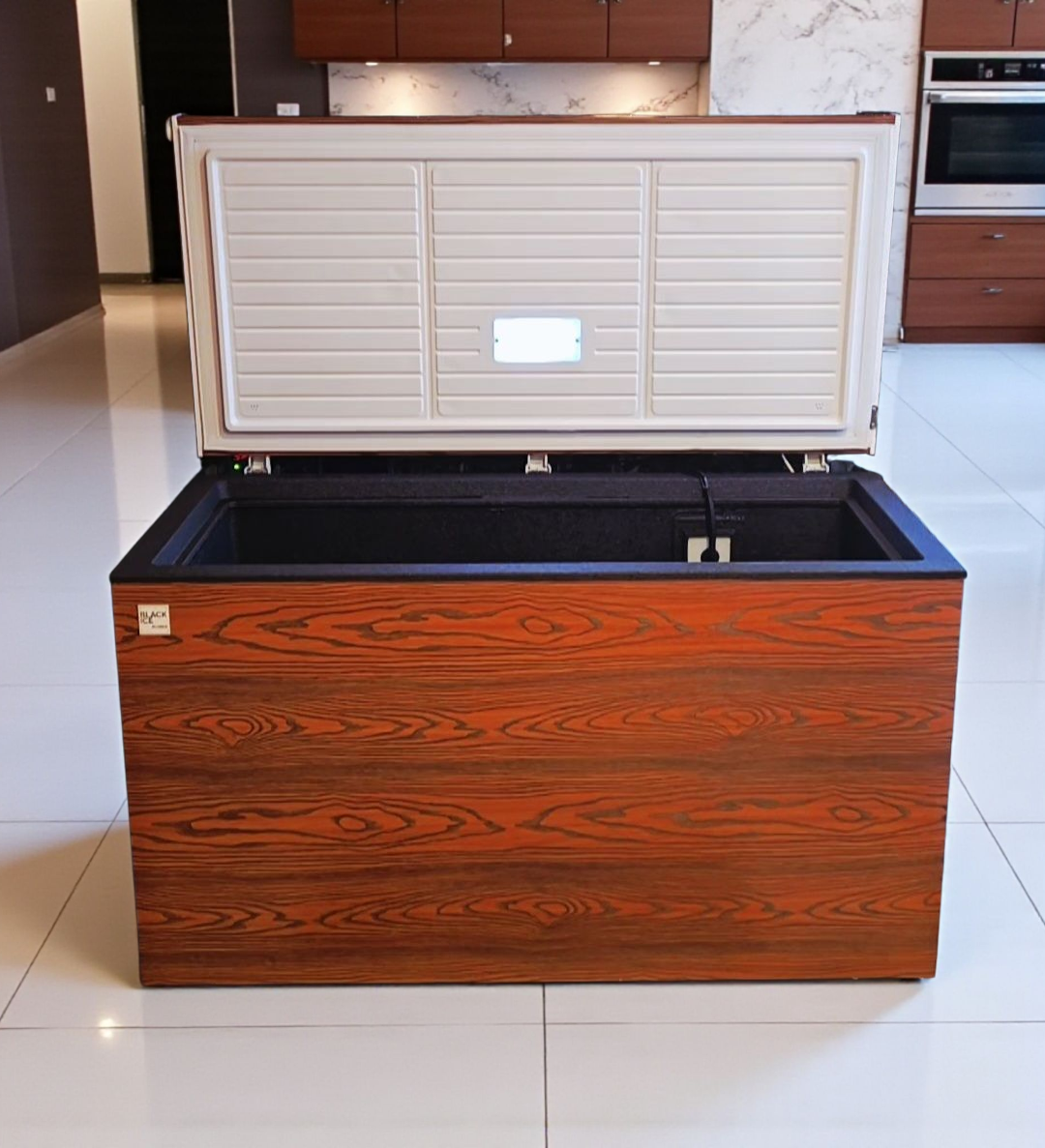 RED WOODGRAIN - XL